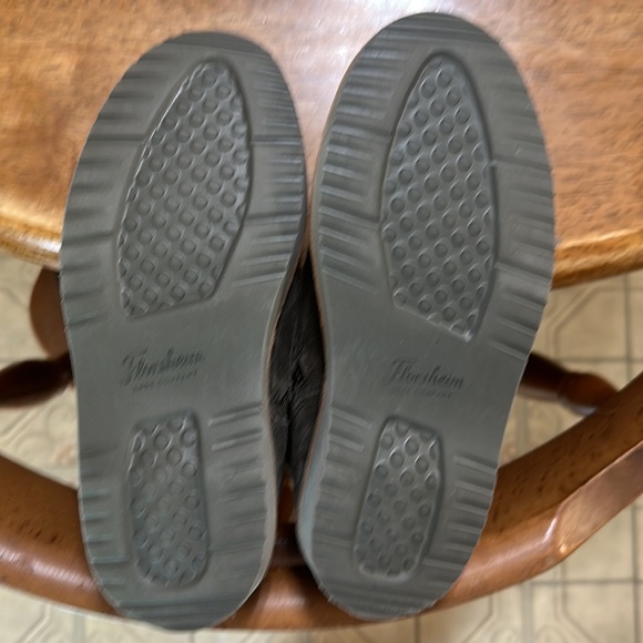 Boys size 3 suede dress shoes - Picture 2 of 7